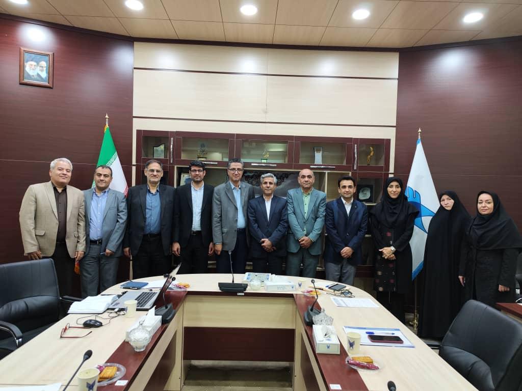 تدوین برنامه درسی جدید رشته مدیریت لیزینگ 