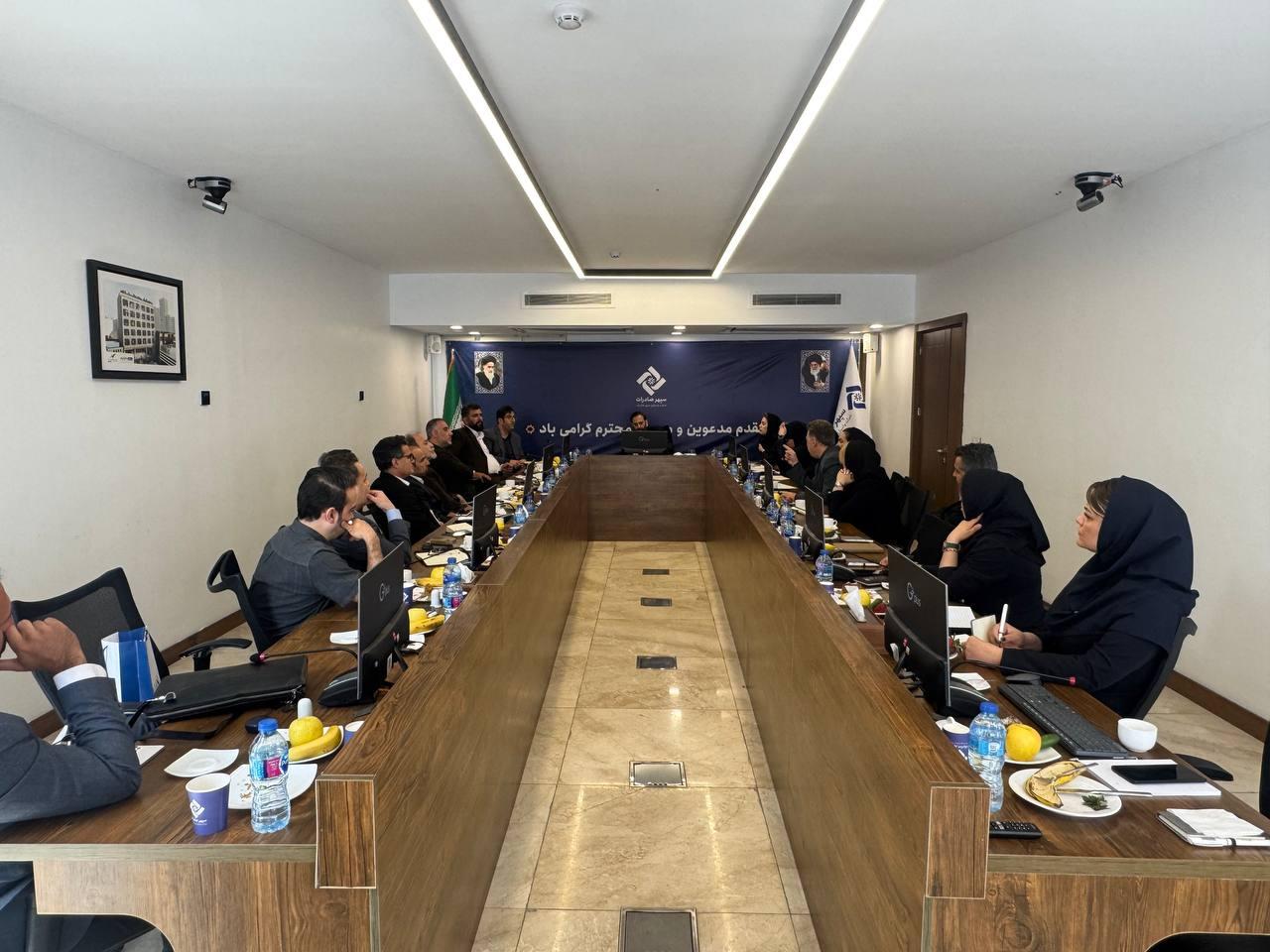برگزاری نشست هم اندیشی با حضور متخصصان صنعت لیزینگ