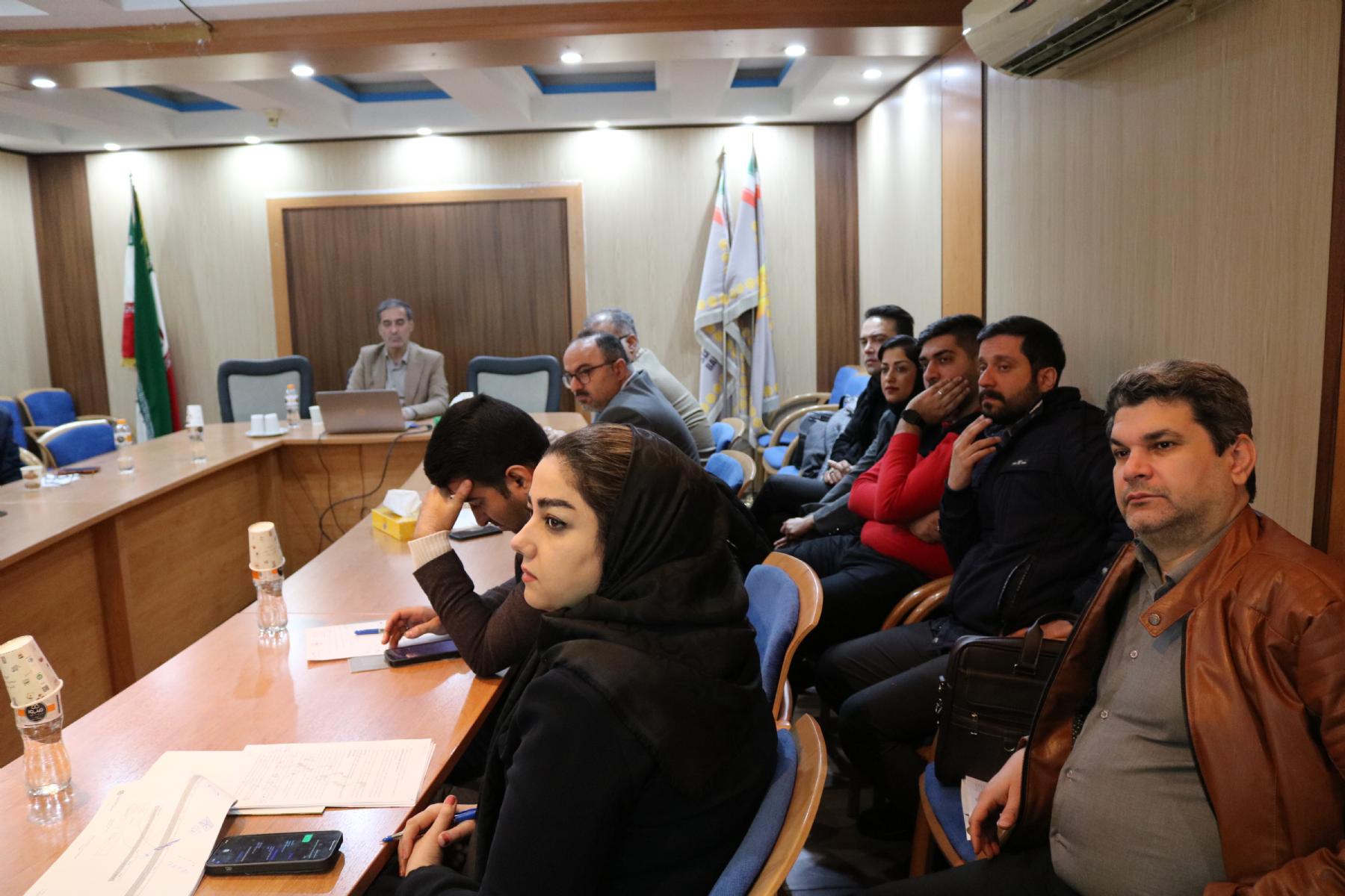 دومین کارگاه استاندارد حسابداری ۴۴ با تدریس دکتر تاری‌وردی برگزار شد
