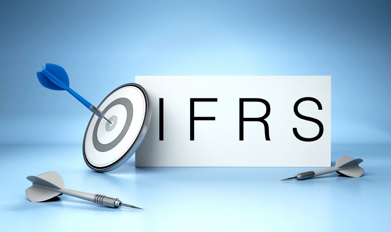 چاره‌ای جز پذیرش IFRS نداریم 